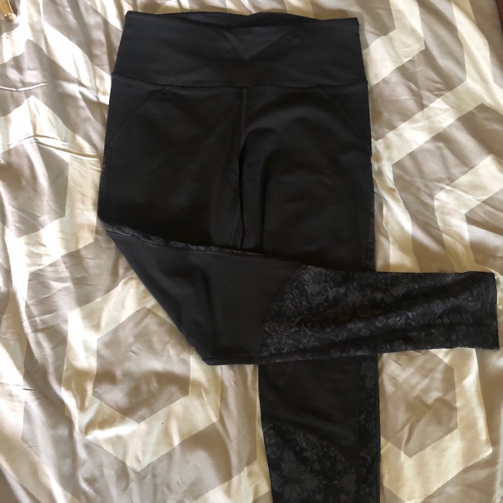 Victoria’s Secret sport leggings